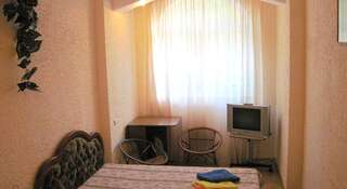 Гостевой дом Семейный Отдых в Крыму Ялта Апартаменты с 3 спальнями-1